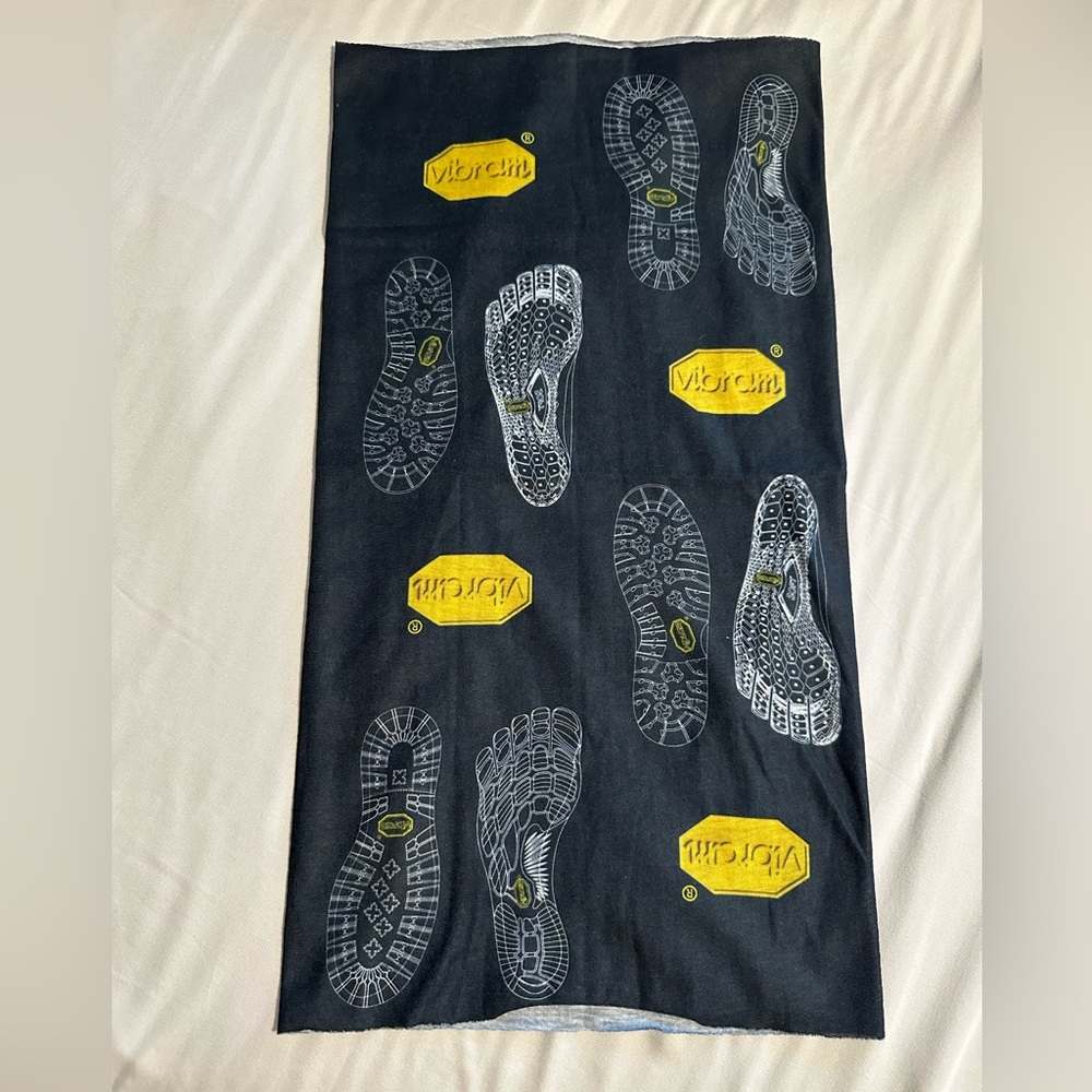 Bundle of 3 performance neck gaiters, Suunto, Goal Zero, and Vibram - Picture 3 of 3